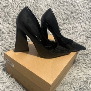 Steve Madden Pickee Black Patent